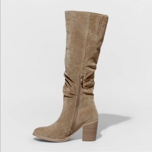 NWT Knee High Lainee Boot in Taupe